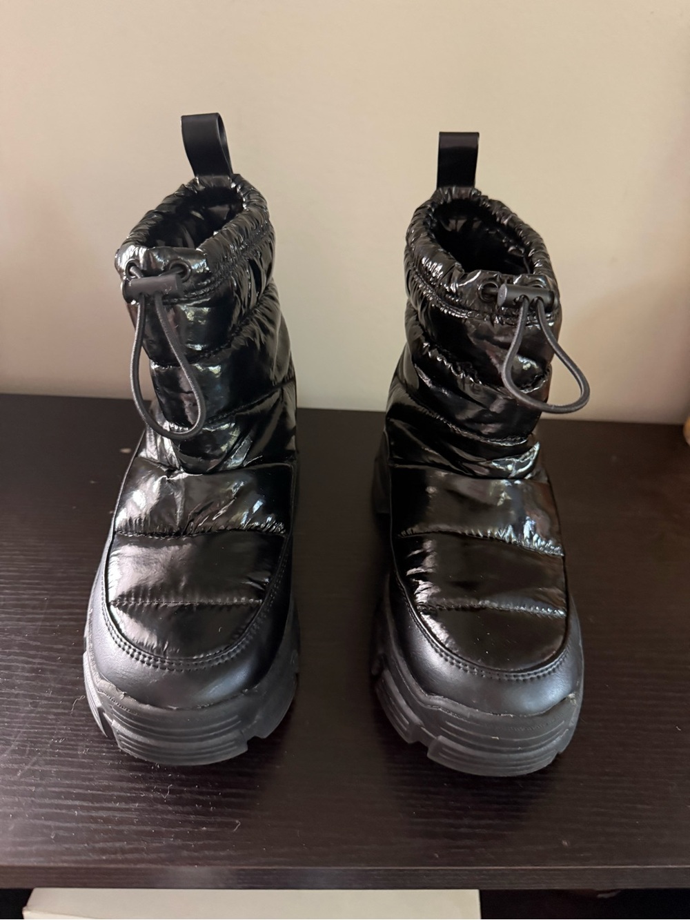 Calvin Klein Womens Black Puffer Winter Boots Size 7
